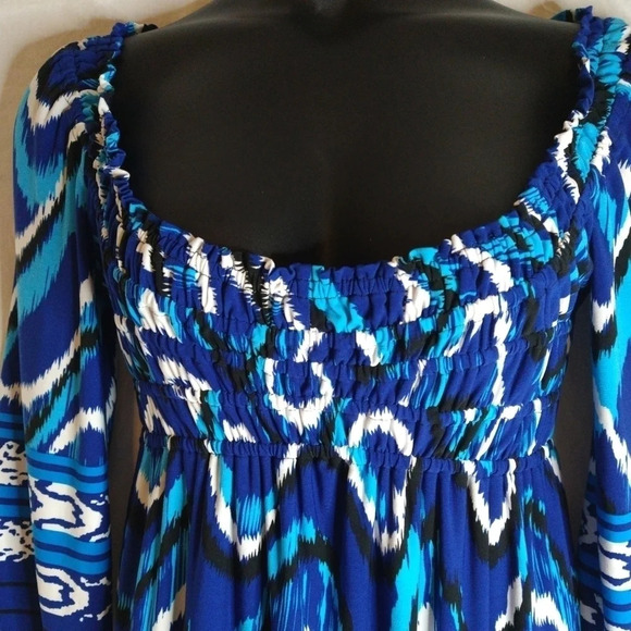 Adorable Blue Off the Shoulders Dress EUC ❤️ - Picture 2 of 9